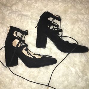 STRAPPY BLACK HEELS